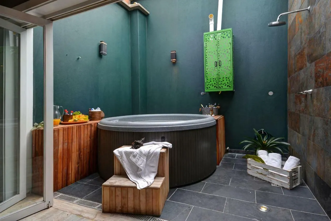 Oasis Del Poblado By Lifeafar Apartment Medellin 0*,